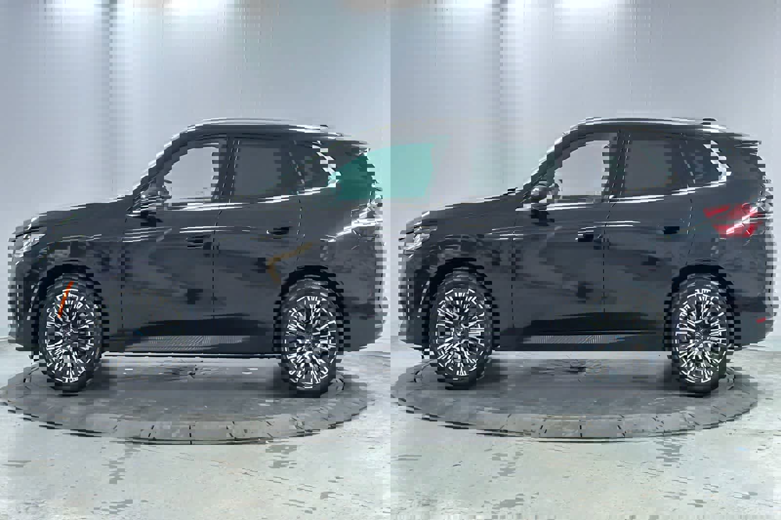 Used 2025 BMW X3 xDrive30i w/ Convenience Package image 5