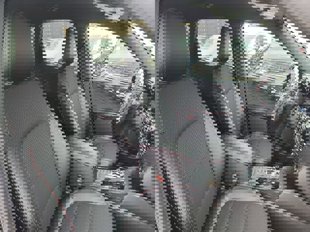 Used 2025 Ford Escape ST-Line image 19