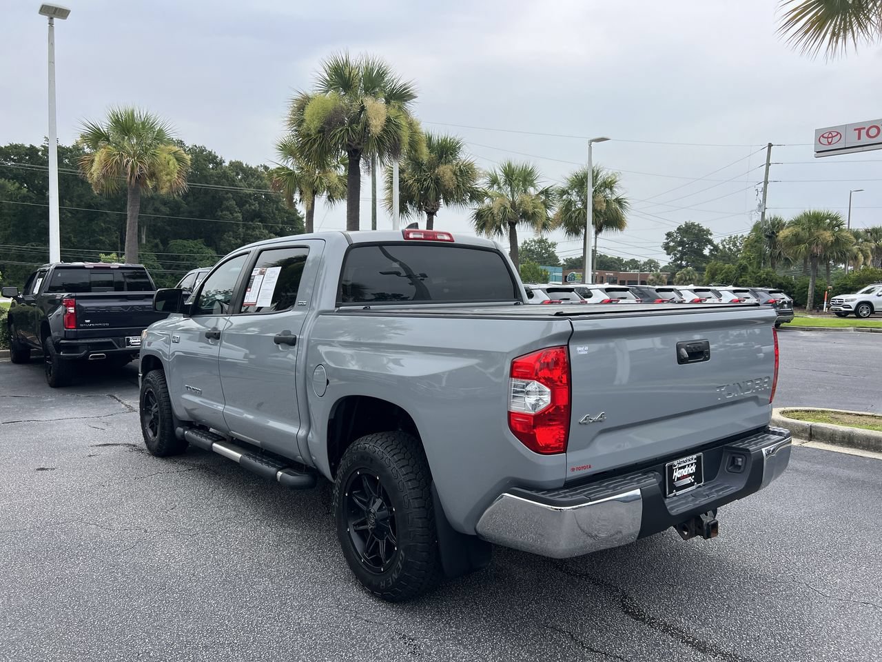 Used 2021 Toyota Tundra SR5 w/ SR5 Upgrade Package AWD/4WD image 8