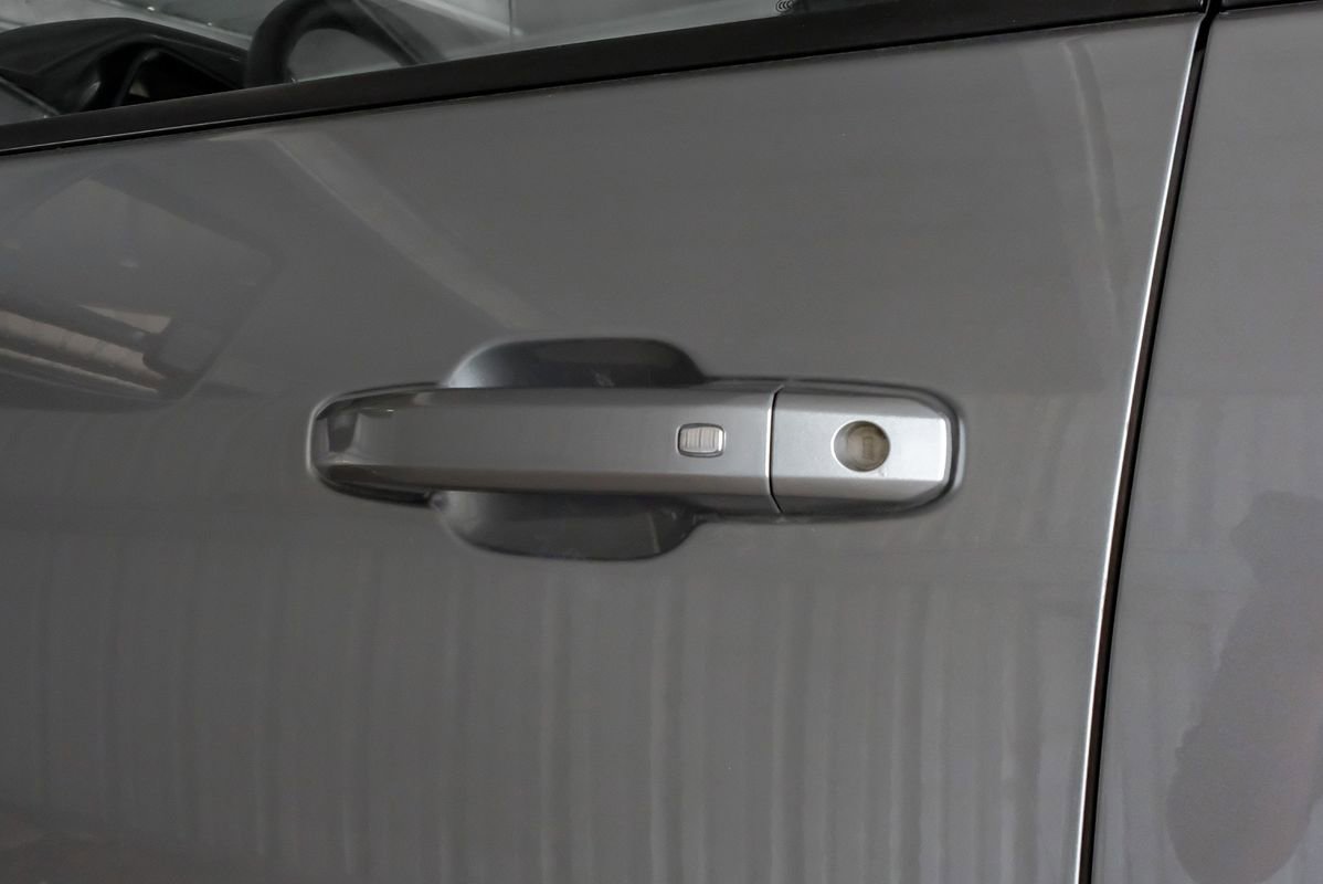 Used 2025 Chevrolet Silverado 2500 LT w/ Convenience Package image 41