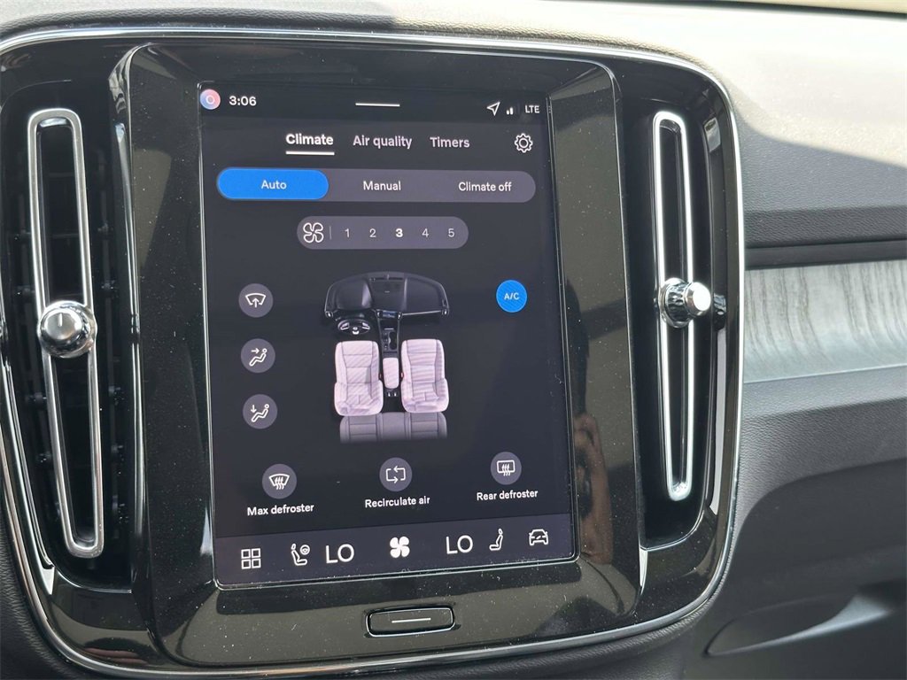 New 2026 Volvo XC40 B5 Plus w/ Protection Package Premier image 5