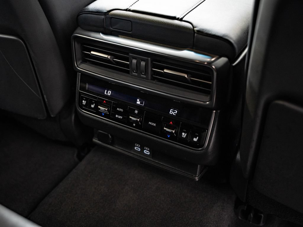 Used 2024 Lexus LX 600 4WD w/ Appearance Package image 37