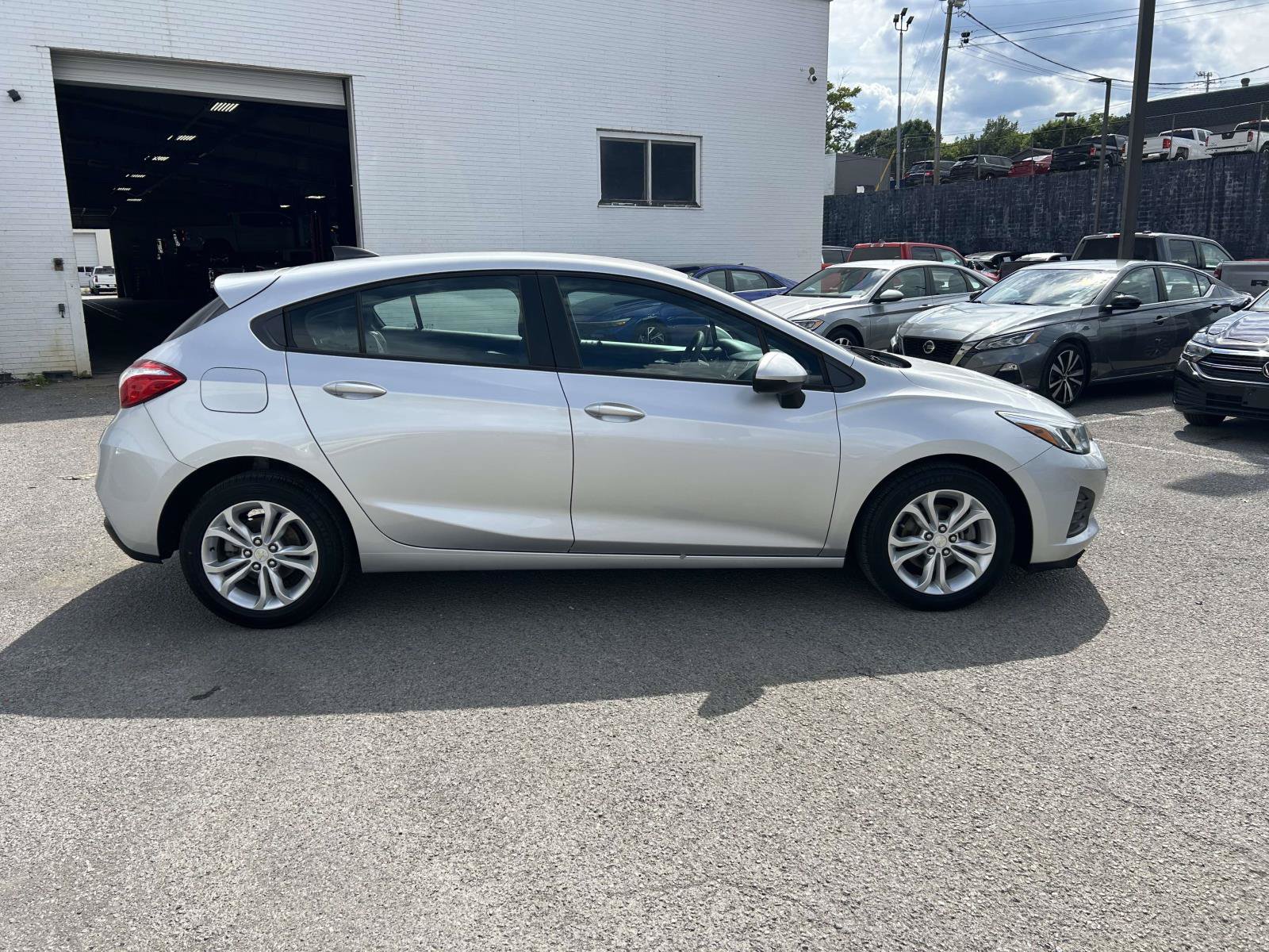 Used 2019 Chevrolet Cruze LS w/ LS Convenience Package FWD image 2