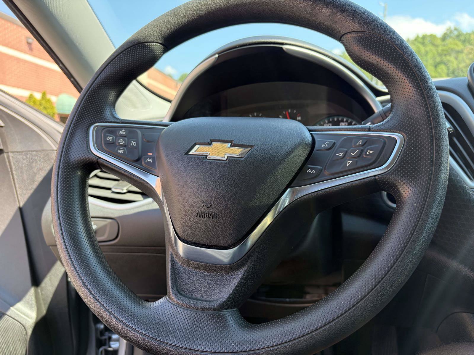 Used 2023 Chevrolet Malibu LT FWD image 18
