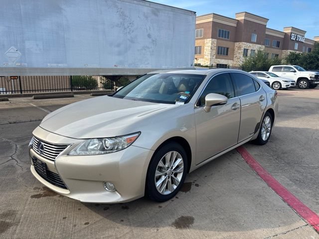 Used 2013 Lexus ES 300h w/ Luxury Pkg FWD image 1