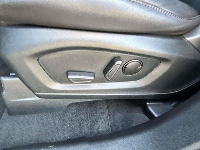 Used 2022 Ford Explorer XLT w/ Equipment Group 202A RWD image 19