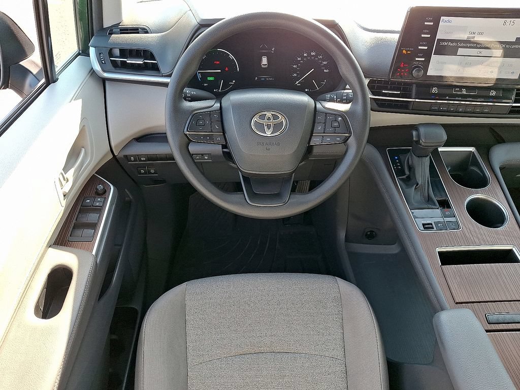 Used 2024 Toyota Sienna LE FWD image 15