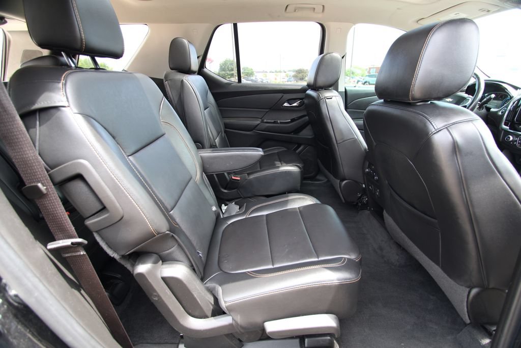 Used 2019 Chevrolet Traverse LT w/ LPO, Blackout Package AWD/4WD image 9