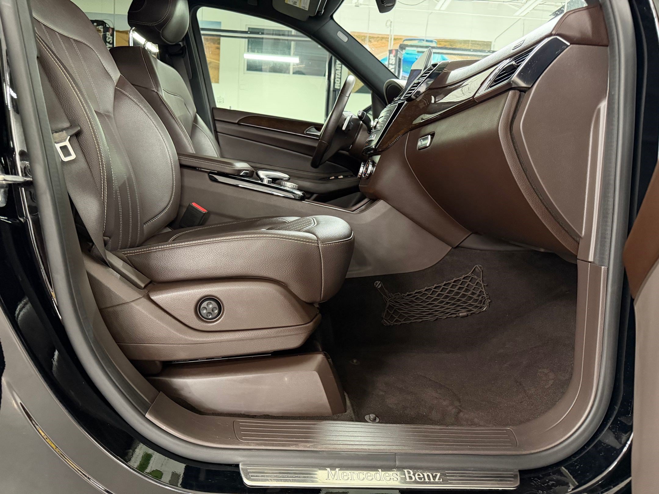 Used 2019 Mercedes-Benz GLS 450 4MATIC image 30