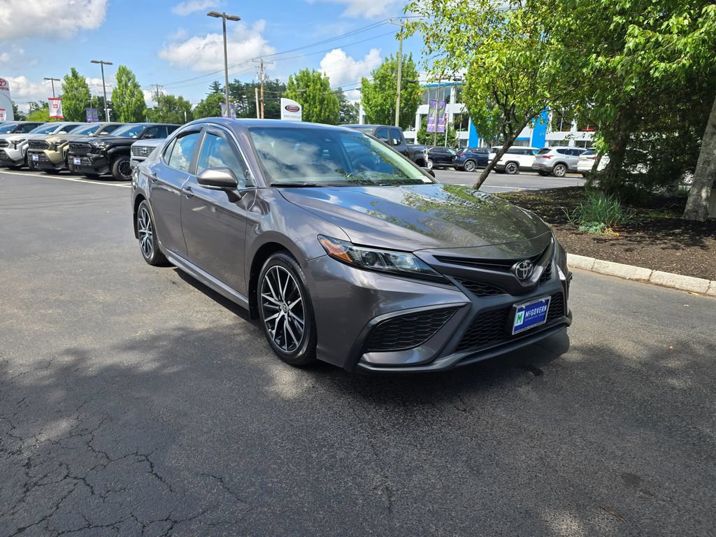 Used 2022 Toyota Camry SE w/ Cold Weather Package AWD/4WD image 10
