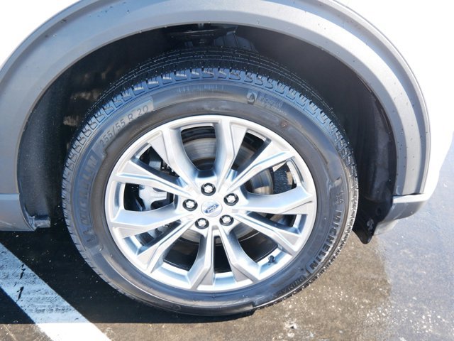 Certified 2022 Ford Explorer XLT w/ Equipment Group 202A image 6