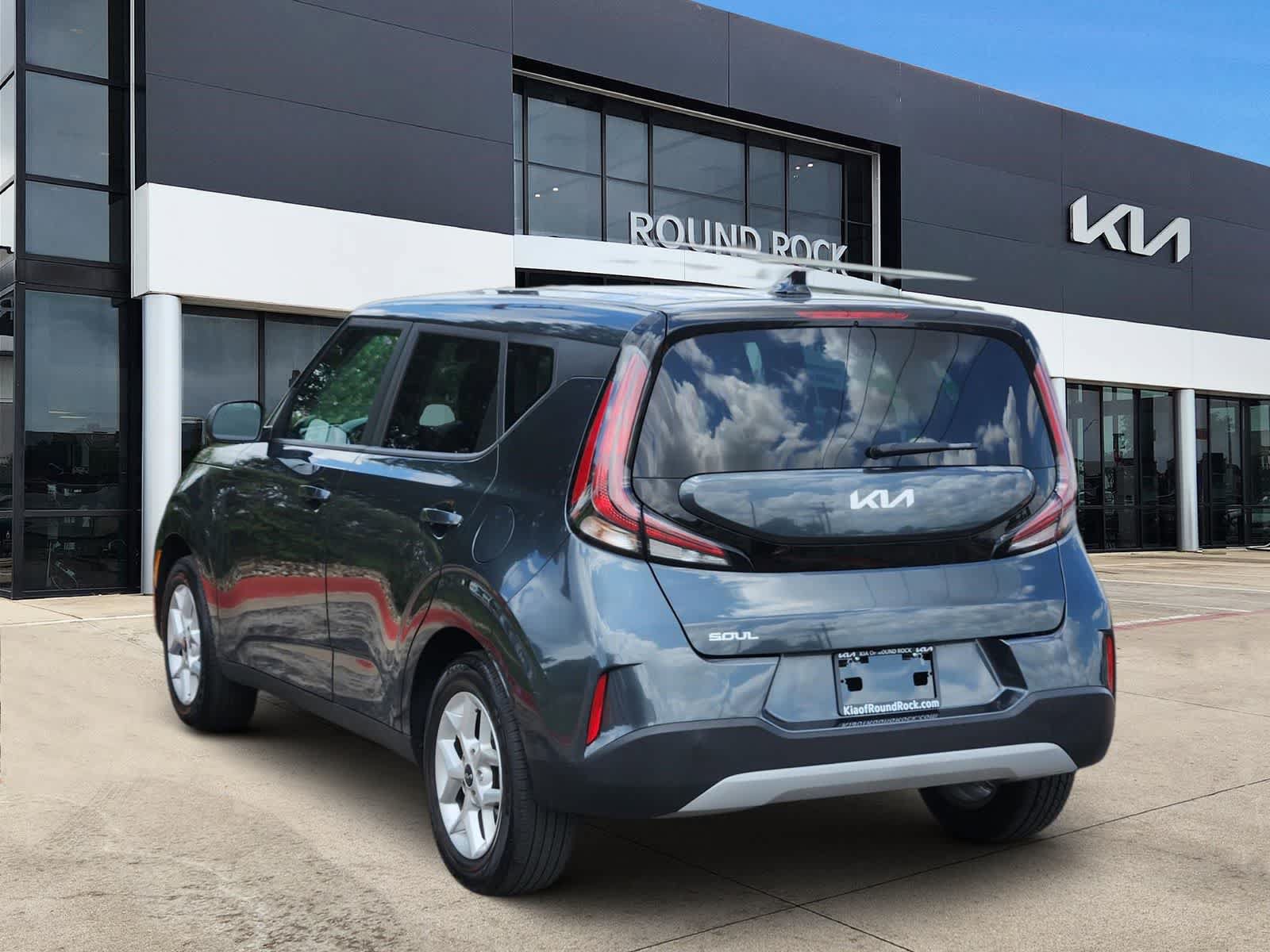 Certified 2025 Kia Soul LX w/ LX Technology Package FWD image 6