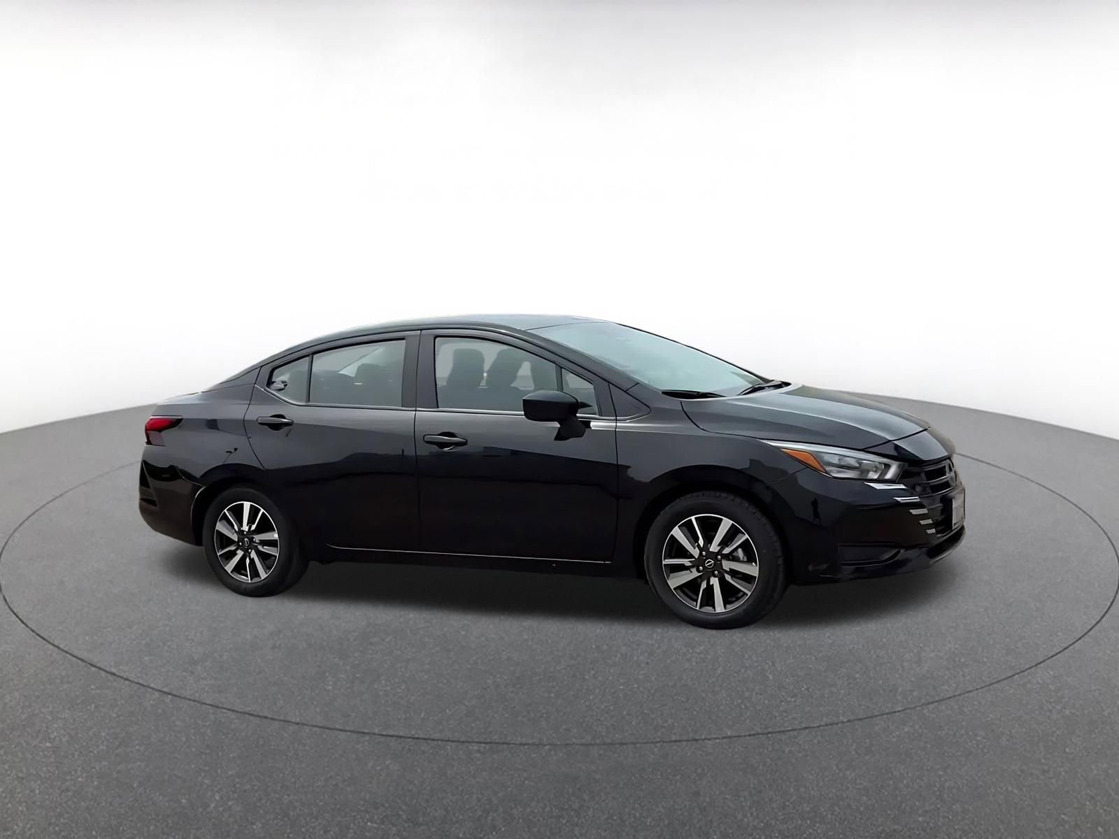 Used 2025 Nissan Versa SV FWD video 2