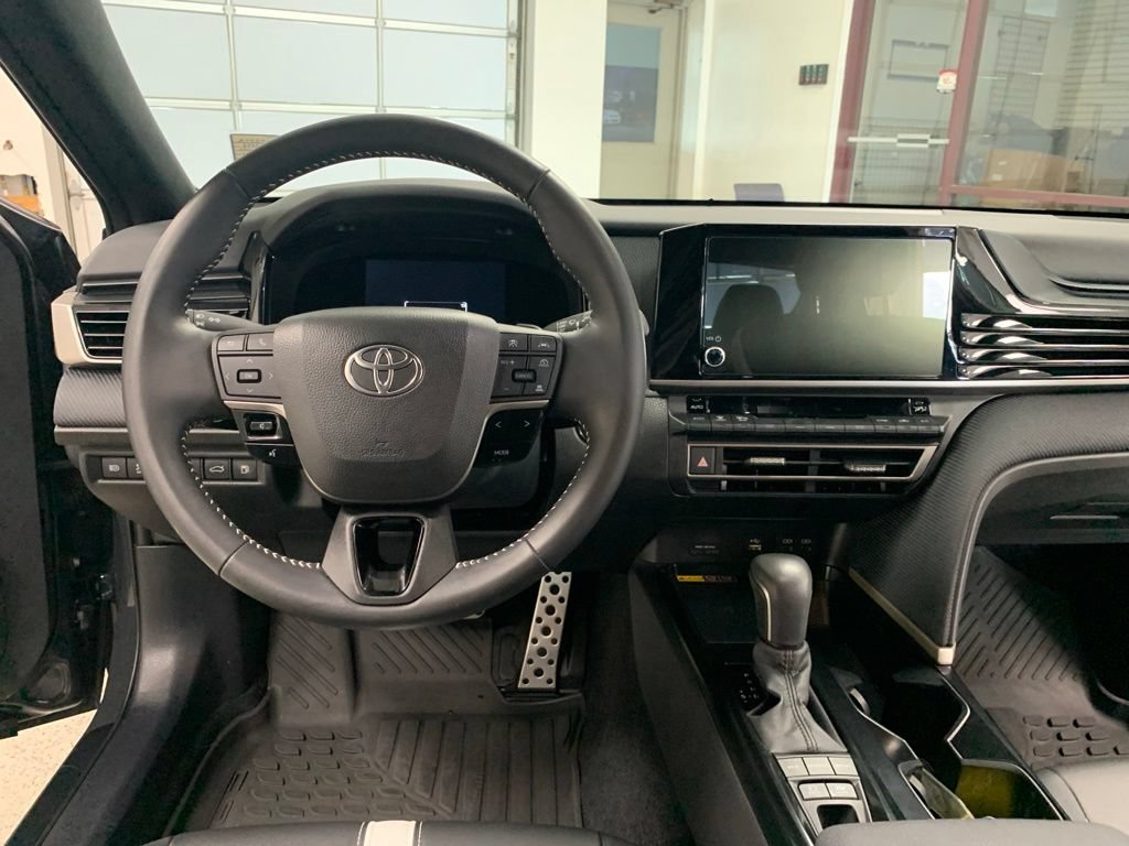 Used 2025 Toyota Camry SE FWD image 13