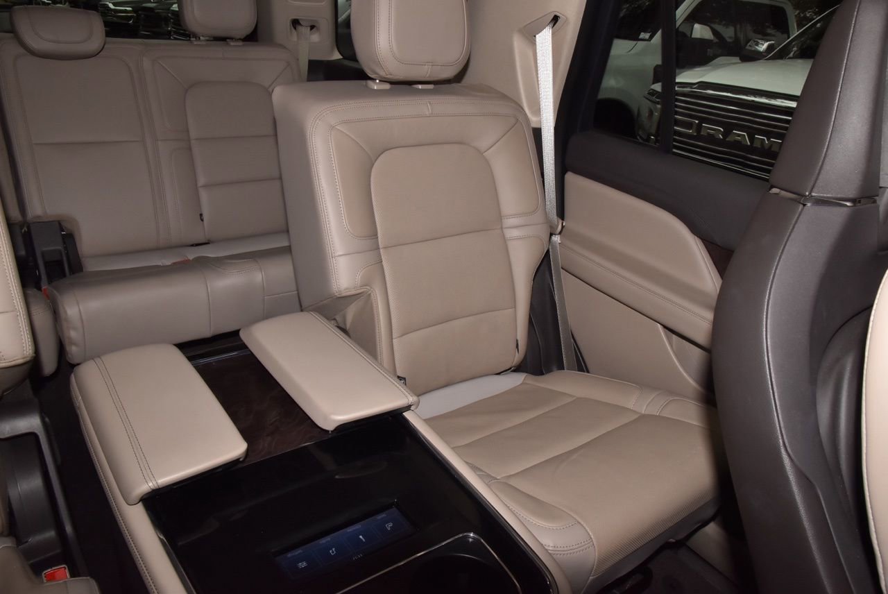 Certified 2023 Lincoln Navigator Reserve AWD/4WD image 23