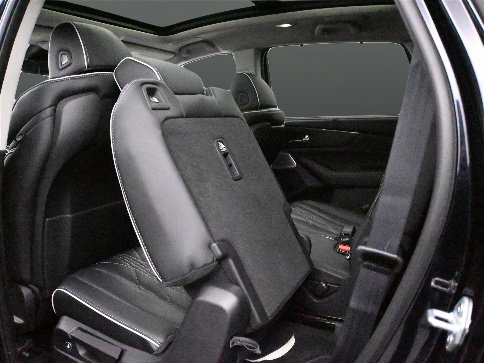 Certified 2026 Acura MDX SH-AWD w/ Advance Package image 9