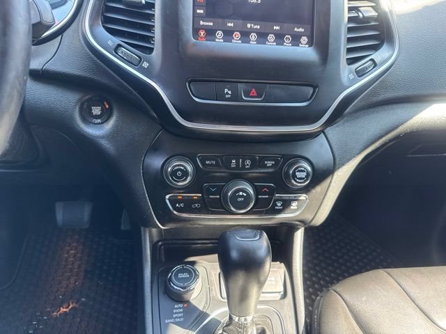 Used 2020 Jeep Cherokee Latitude Plus w/ Cold Weather Group AWD/4WD image 27