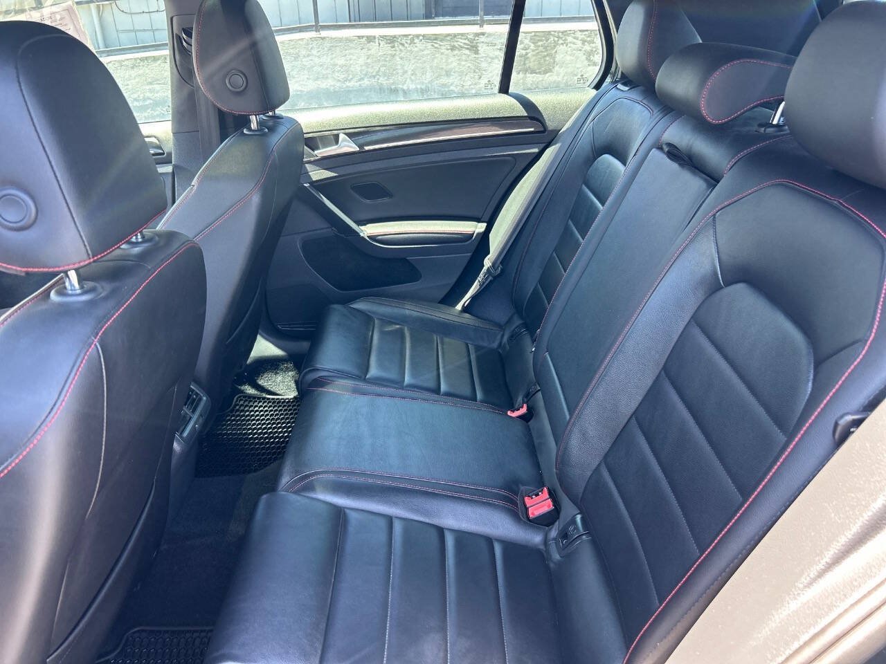 Used 2017 Volkswagen GTI Autobahn FWD image 17