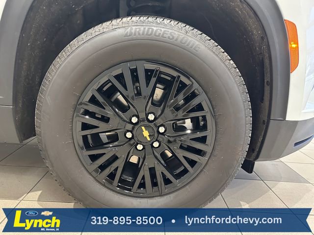 Used 2025 Chevrolet Traverse LT image 29