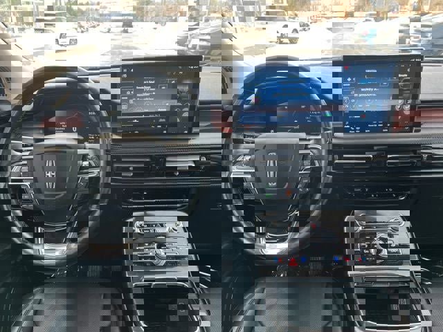 Used 2023 Lincoln Nautilus Reserve image 17