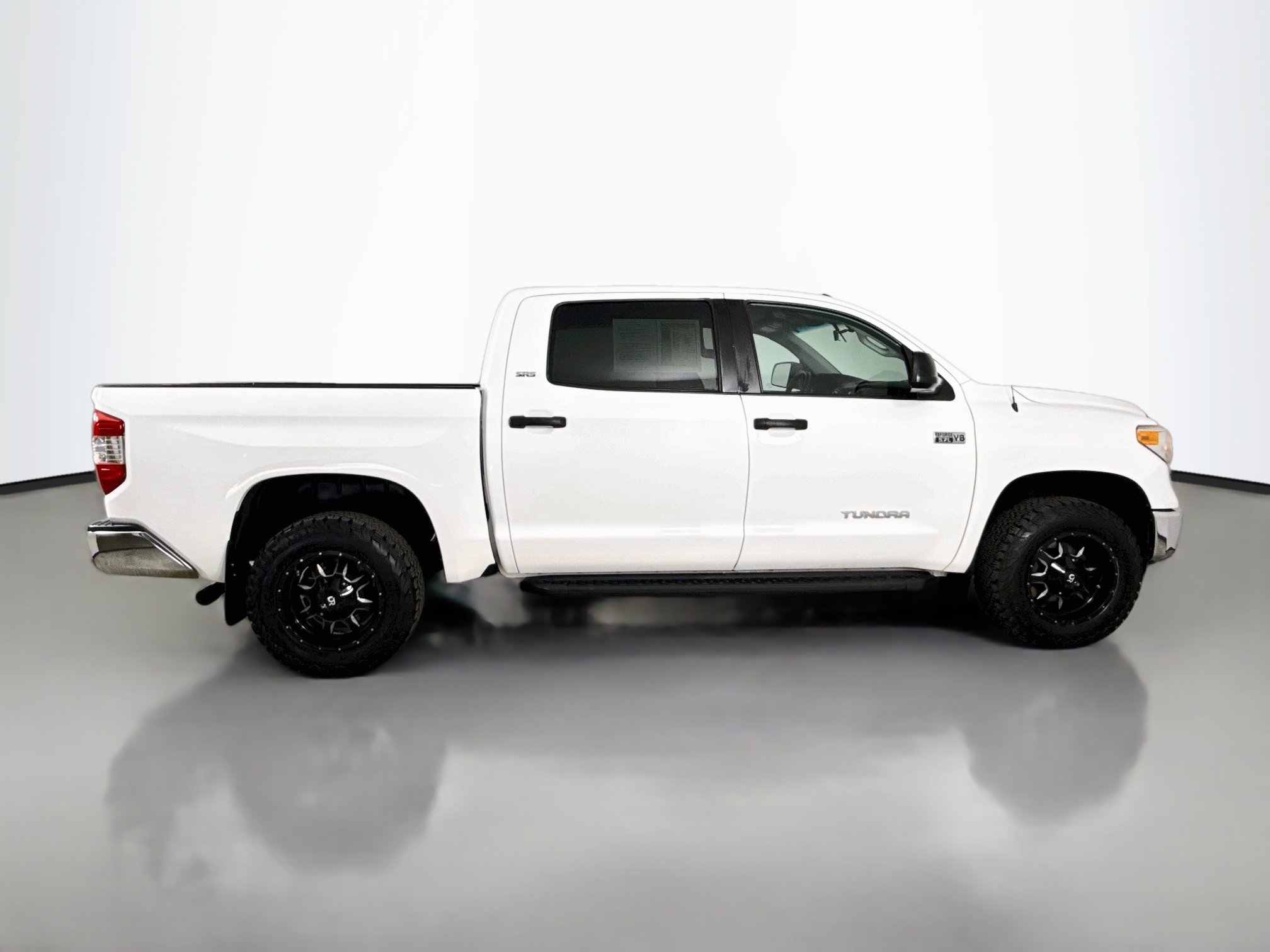 Used 2017 Toyota Tundra SR5 AWD/4WD image 9
