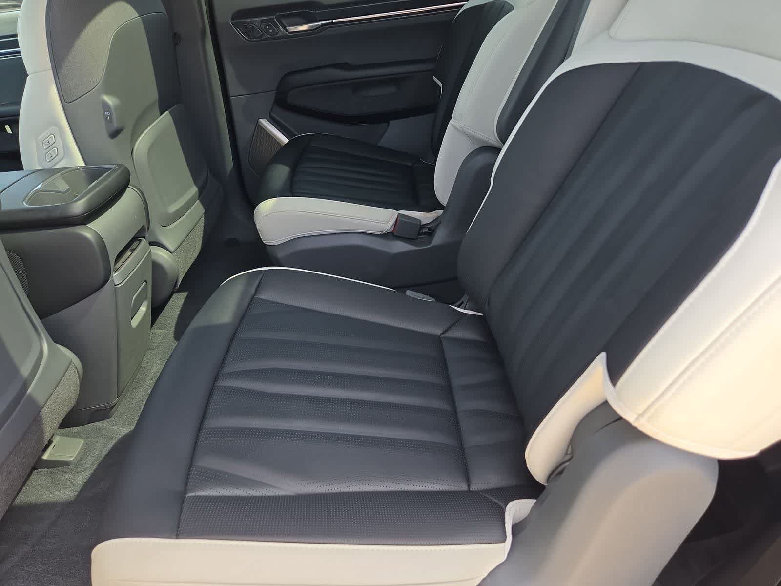 Certified 2024 Kia EV9 GT-Line AWD/4WD image 18