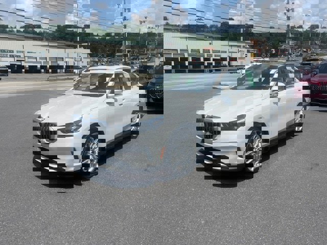 Certified 2024 BMW 530i xDrive w/ Premium Package image 3