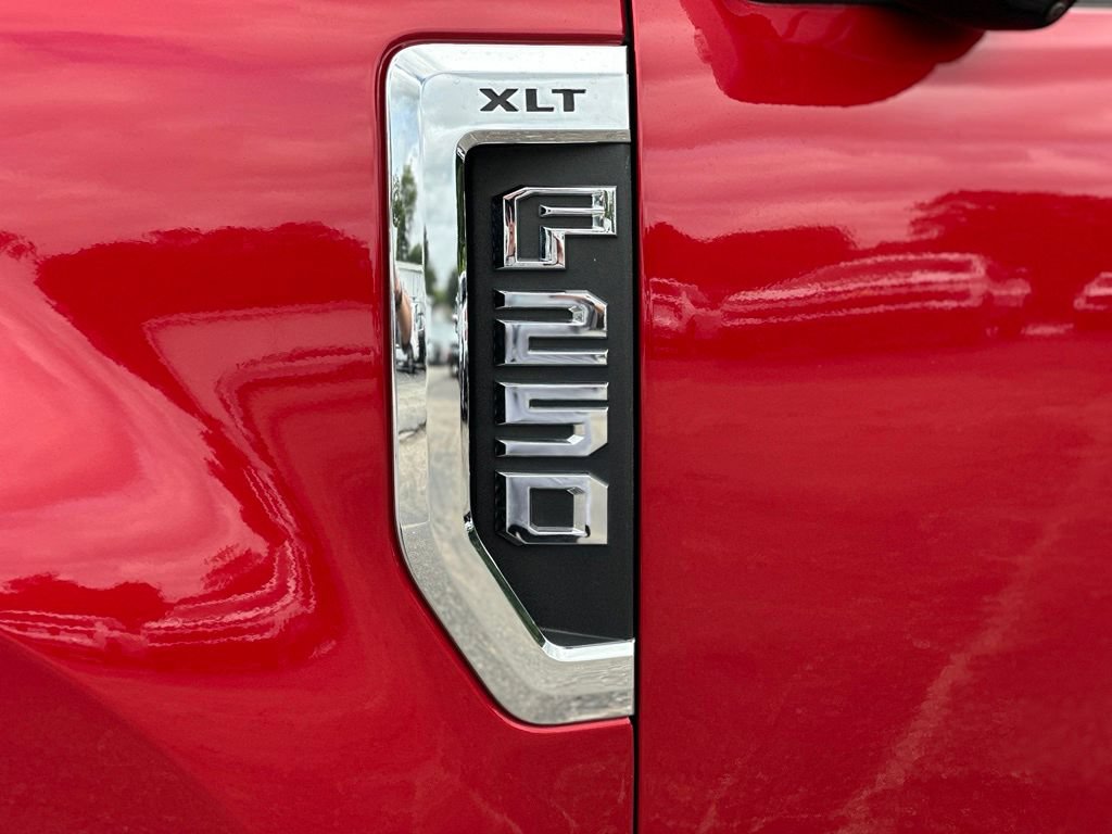 Certified 2020 Ford F250 XLT w/ XLT Premium Package AWD/4WD image 29