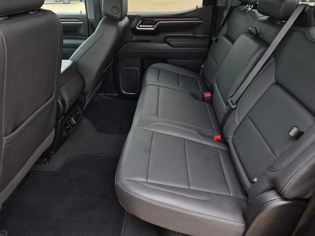 Used 2026 GMC Sierra 1500 SLT AWD/4WD image 32