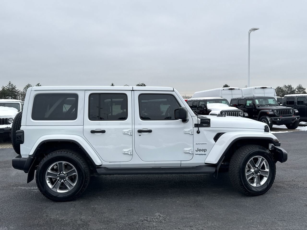 Used 2022 Jeep Wrangler Unlimited Sahara w/ Cold Weather Group image 2