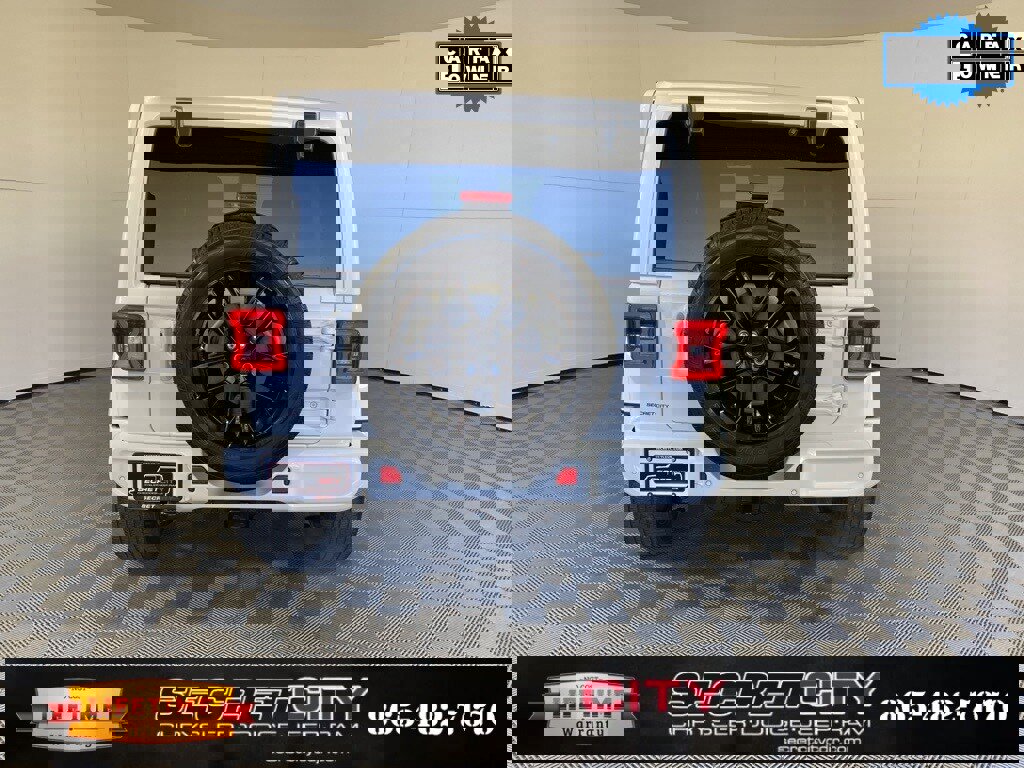 Used 2022 Jeep Wrangler Unlimited Sahara image 6