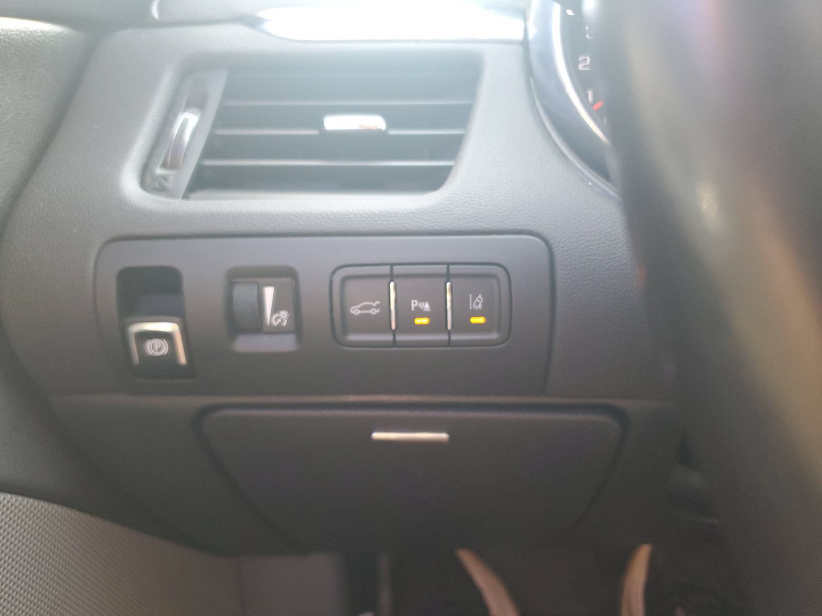 Used 2014 Chevrolet Impala LT w/ Premium Seating Package FWD image 21