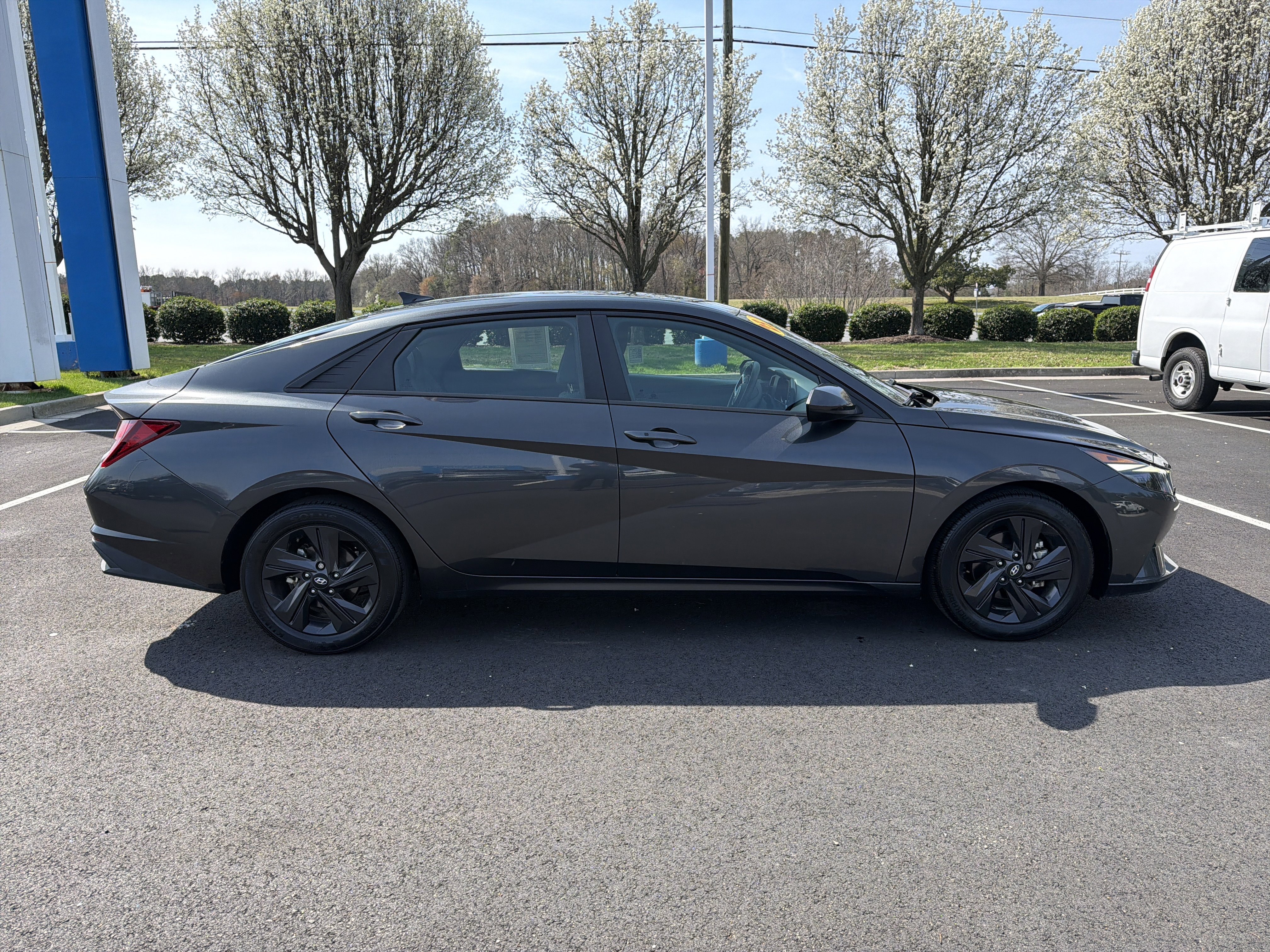 Used 2023 Hyundai Elantra SEL image 11