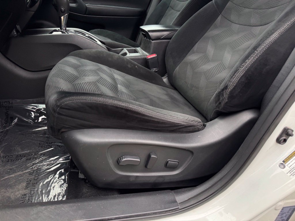 Used 2015 Nissan Rogue SV FWD image 6