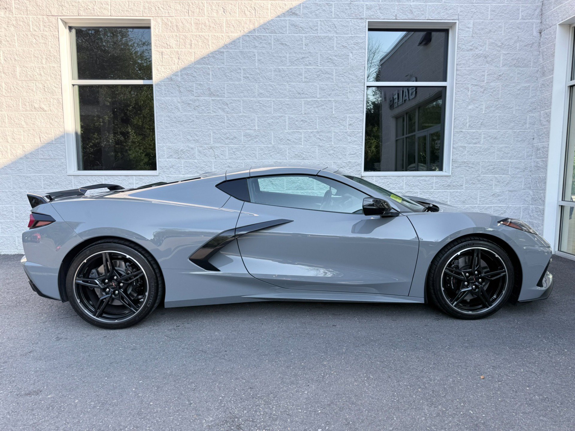 Used 2024 Chevrolet Corvette Stingray Preferred Cpe w/ Z51 Performance Package RWD image 27