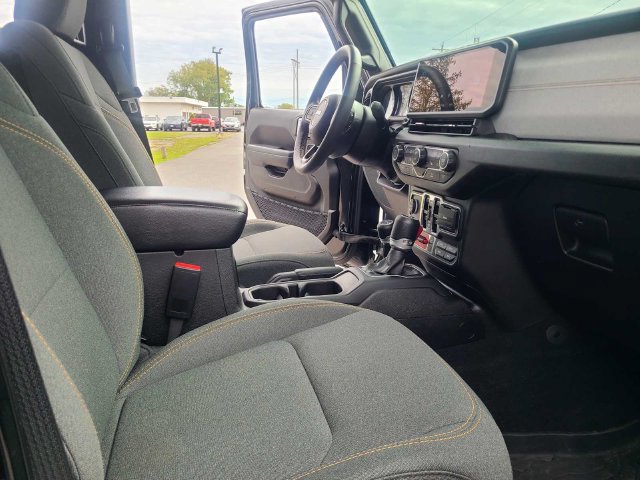 Used 2024 Jeep Wrangler Unlimited AWD/4WD image 20