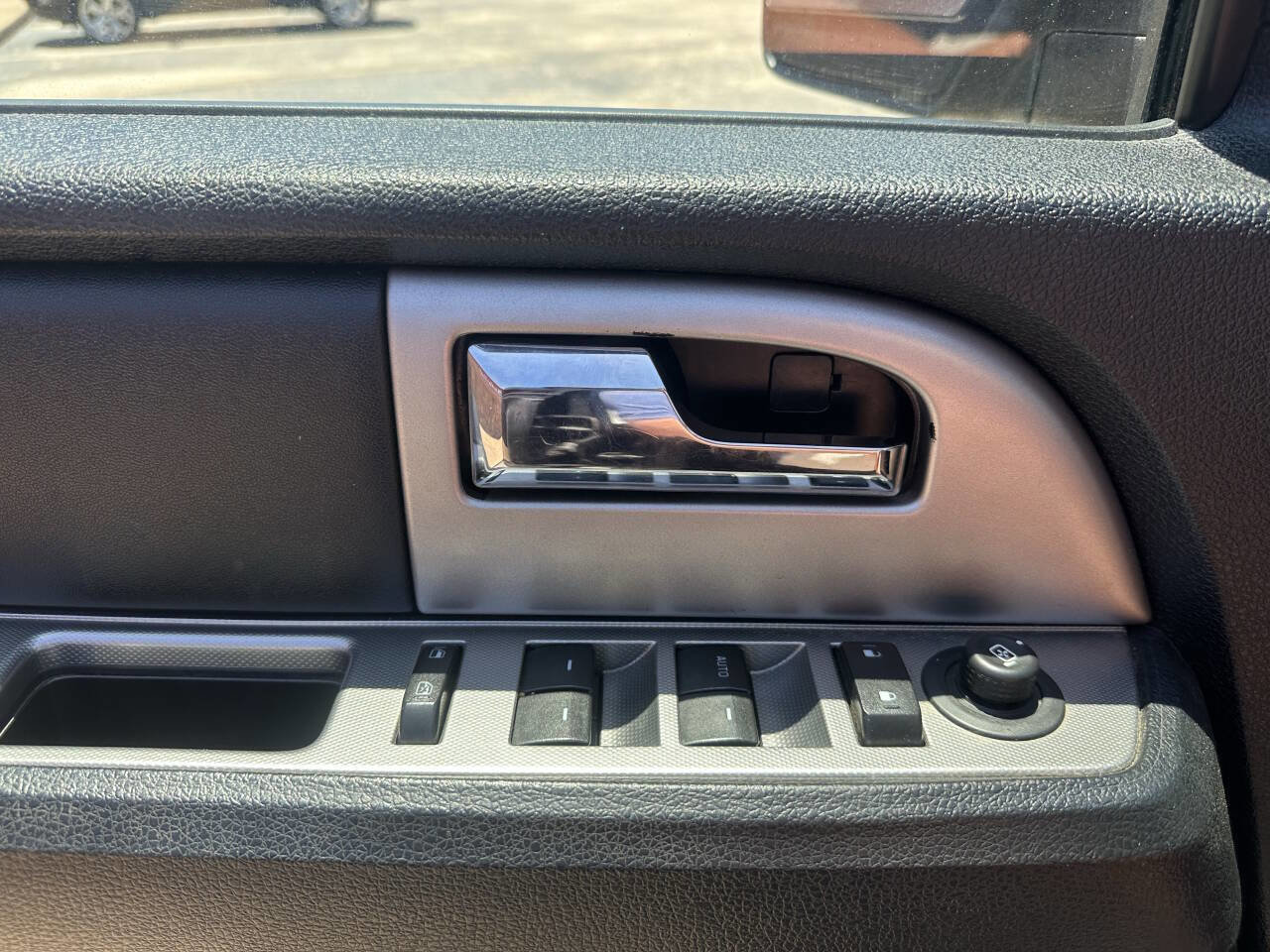 Used 2017 Ford Expedition EL XLT AWD/4WD image 16