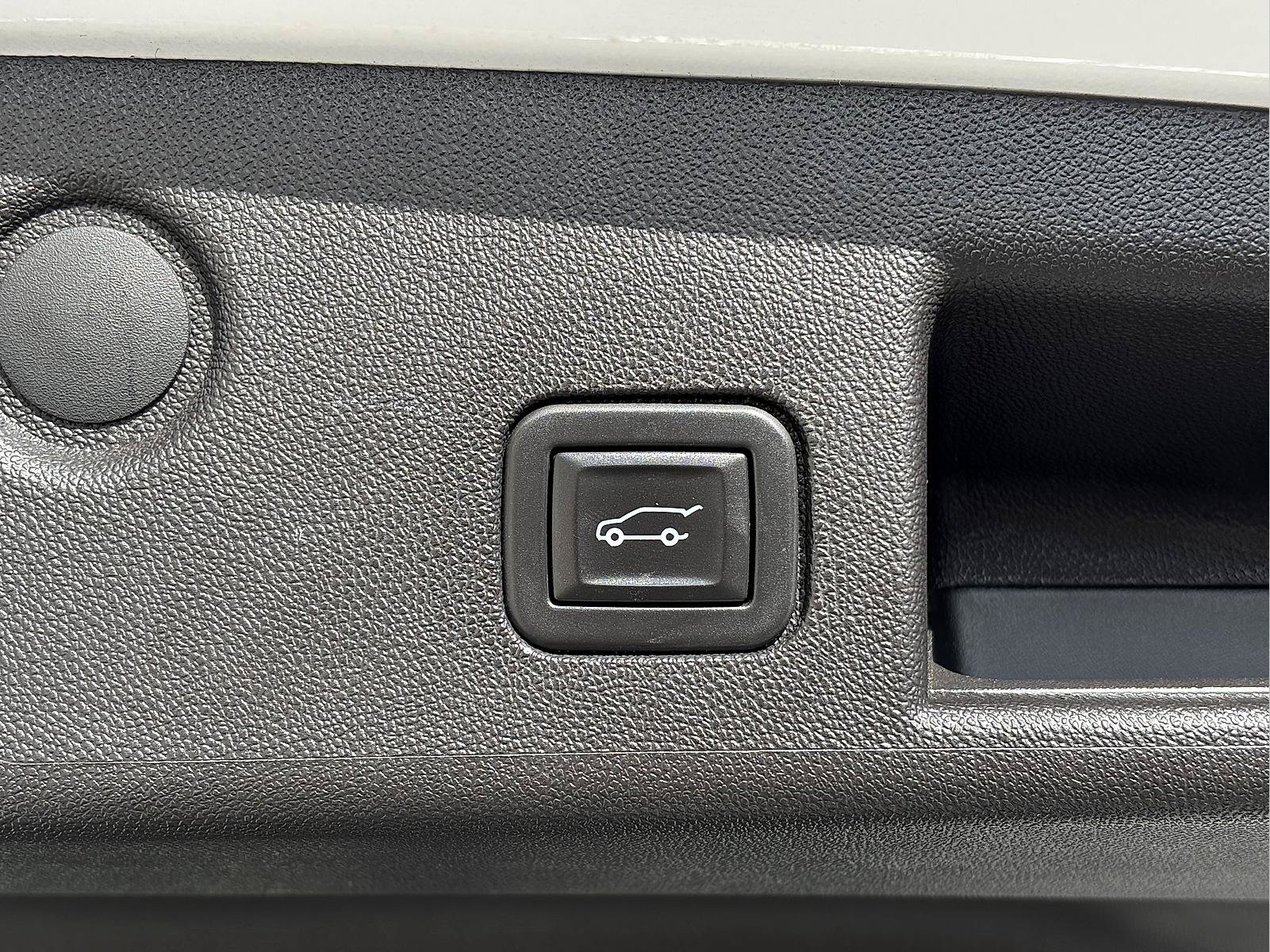 Used 2024 Chevrolet Equinox LT AWD/4WD image 6