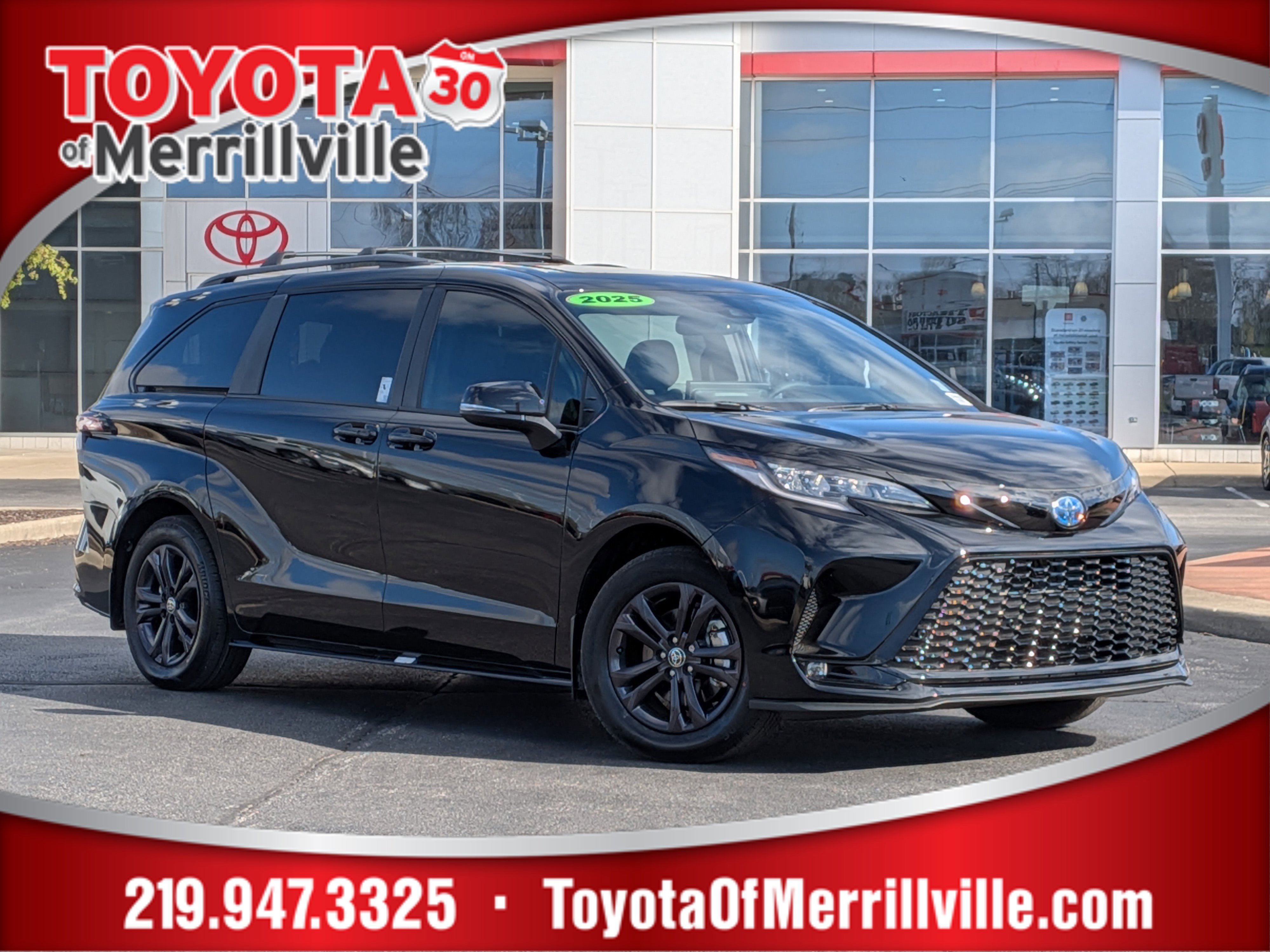 Used 2025 Toyota Sienna XSE w/ XSE Premium Package AWD/4WD image 1