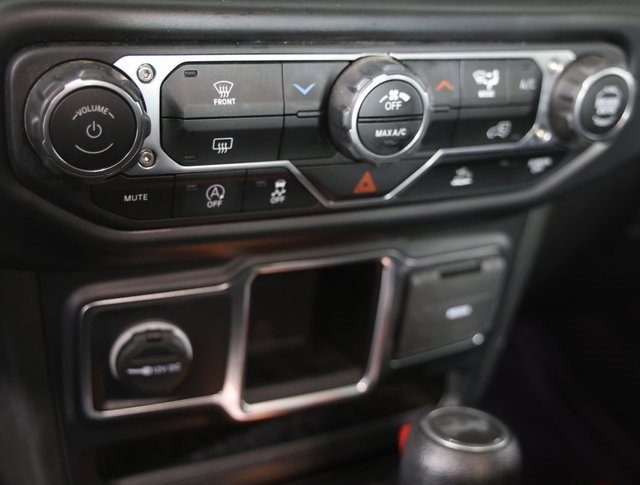 Used 2022 Jeep Wrangler Sport image 15