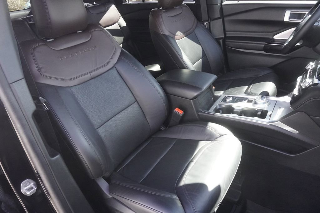 Used 2023 Ford Explorer Platinum w/ Technology Package image 24