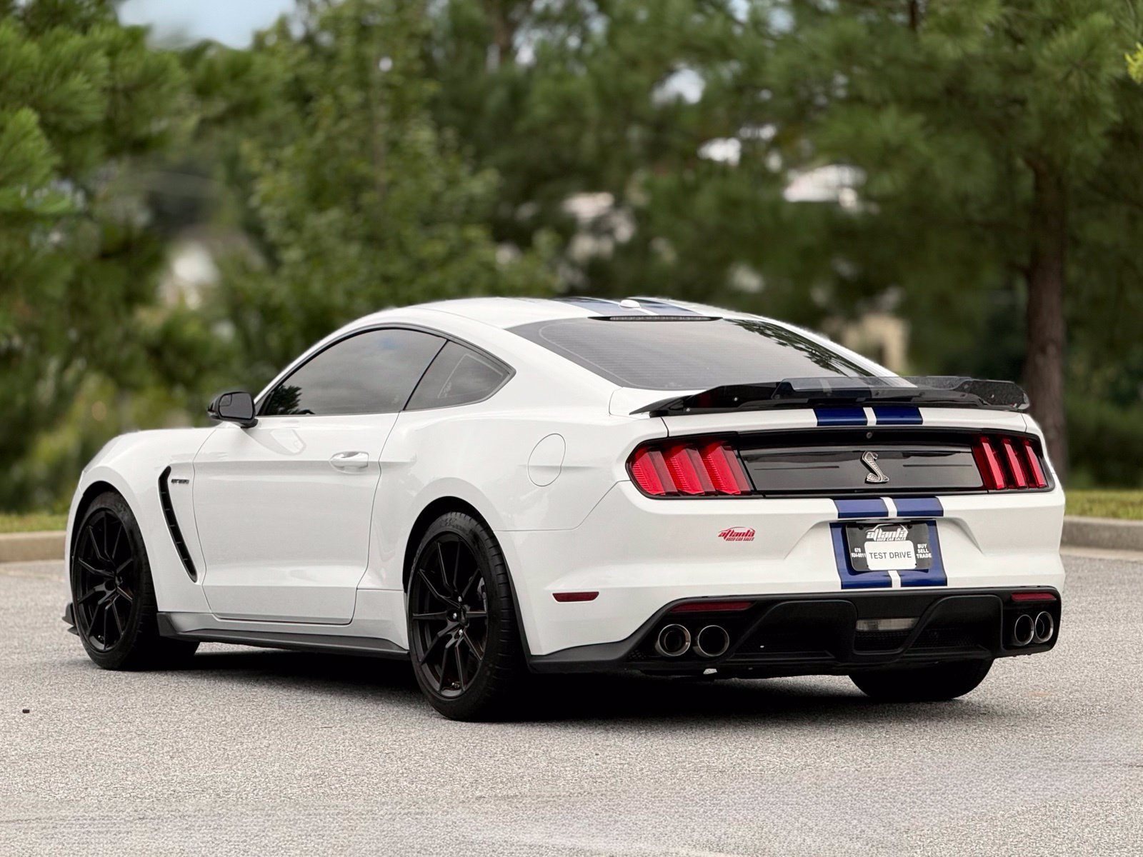 Used 2016 Ford Mustang Shelby GT350 w/ Technology Package RWD image 10