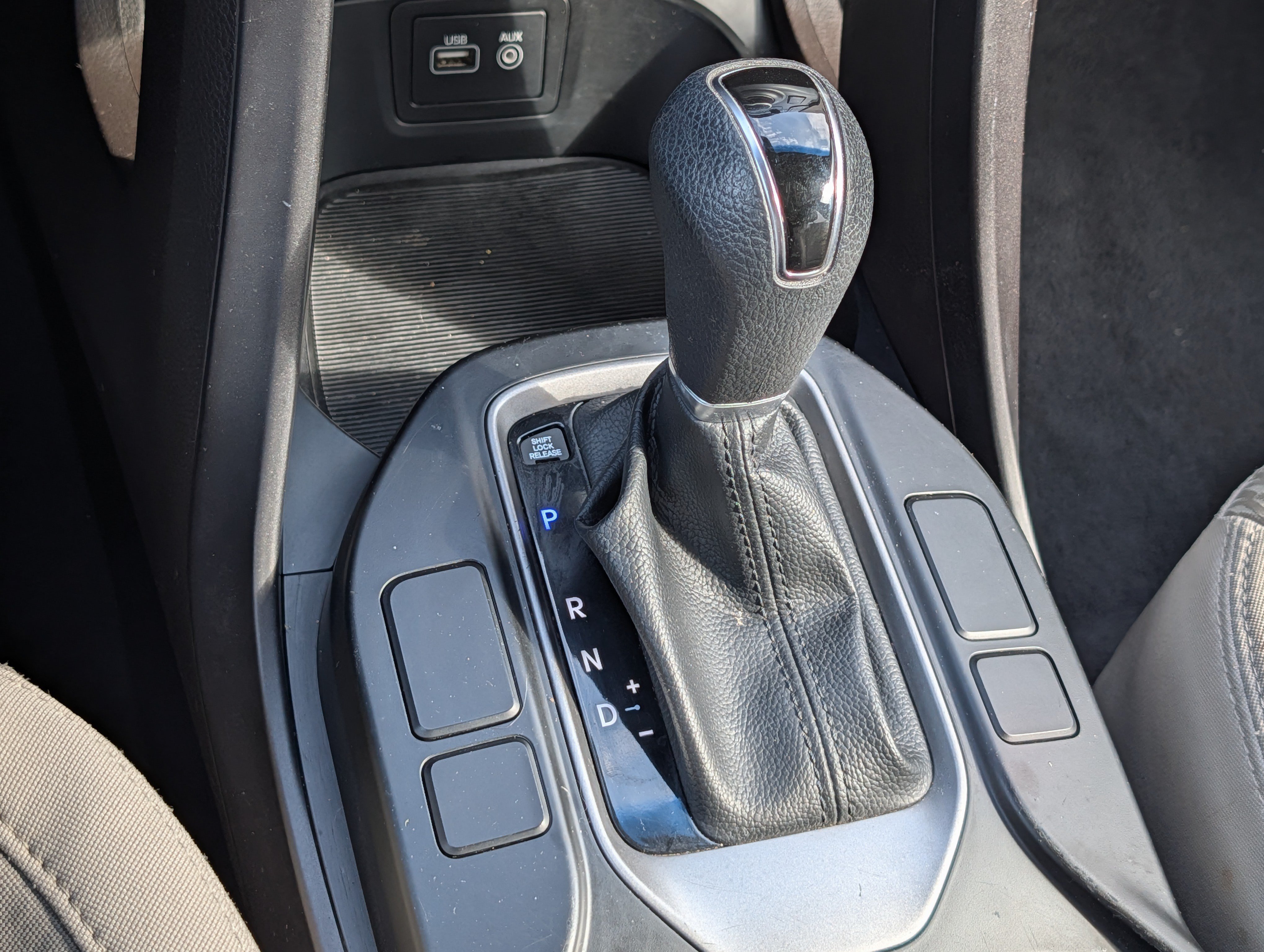 Used 2018 Hyundai Santa Fe SE AWD/4WD image 24