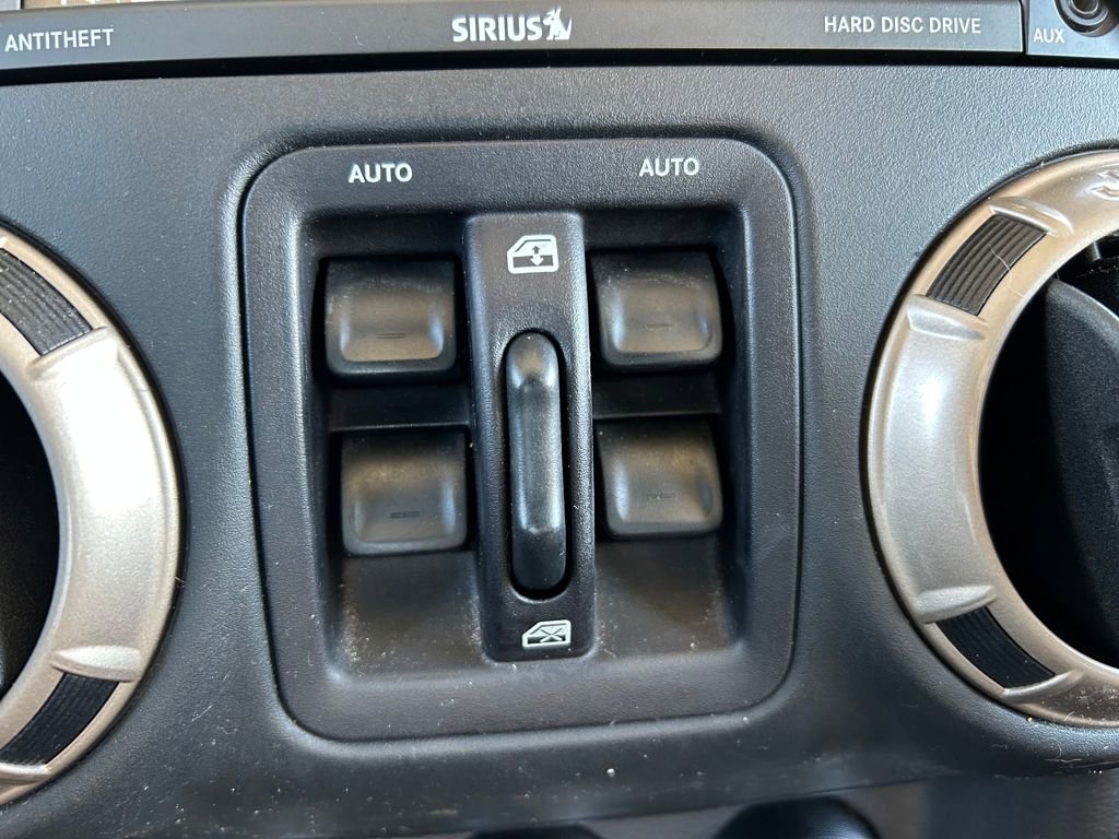 Used 2016 Jeep Wrangler Unlimited Sahara image 14