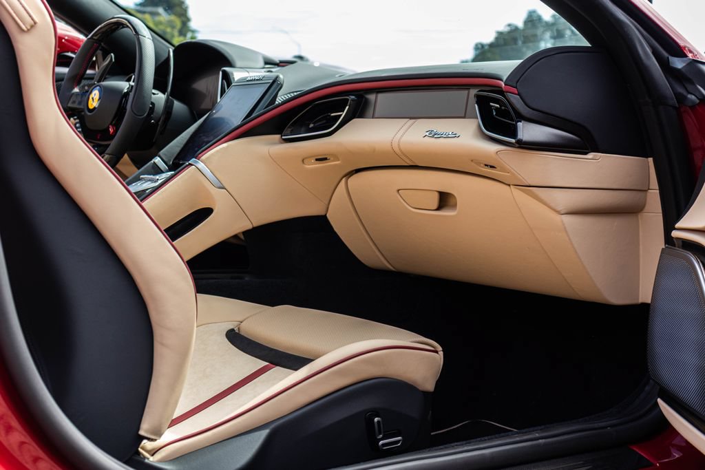 Certified 2025 Ferrari Roma Spider RWD image 47