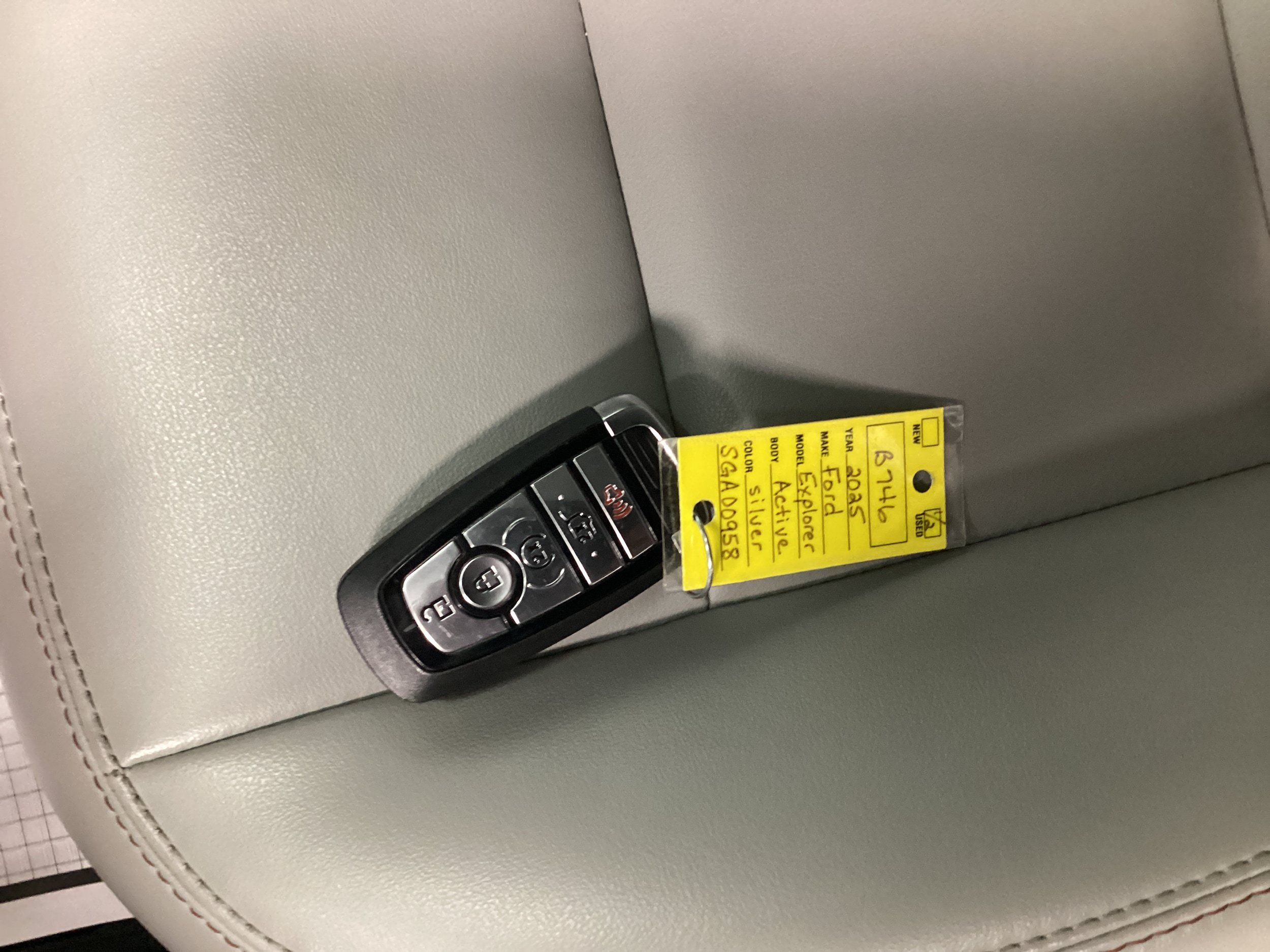 Used 2025 Ford Explorer Active w/ Active Comfort Package AWD/4WD image 33