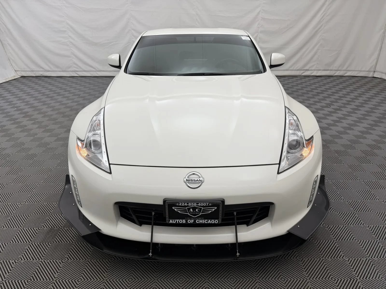 Used 2016 Nissan 370Z Coupe RWD image 3