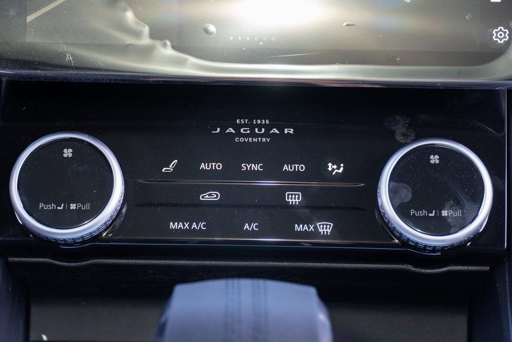 Used 2025 Jaguar F-PACE R-Dynamic S AWD/4WD image 17