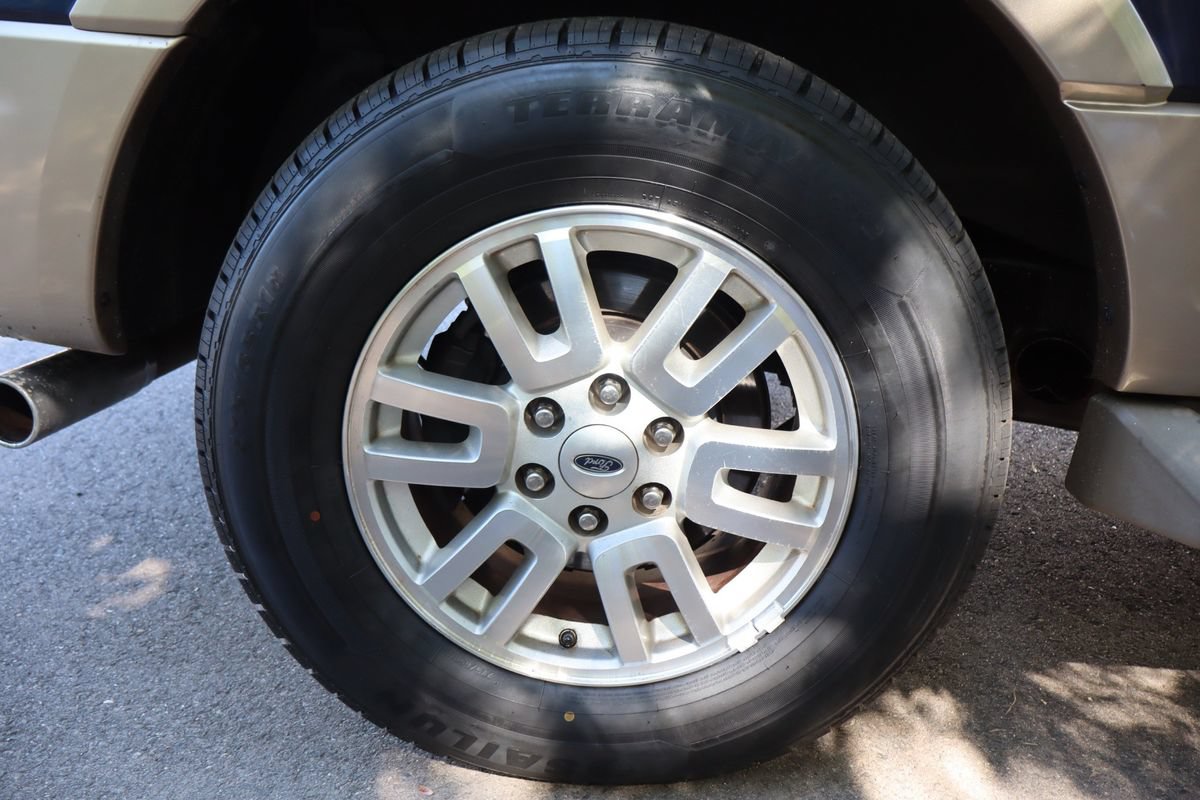 Used 2011 Ford Expedition EL XLT w/ 201A Rapid Spec Order Code AWD/4WD image 44