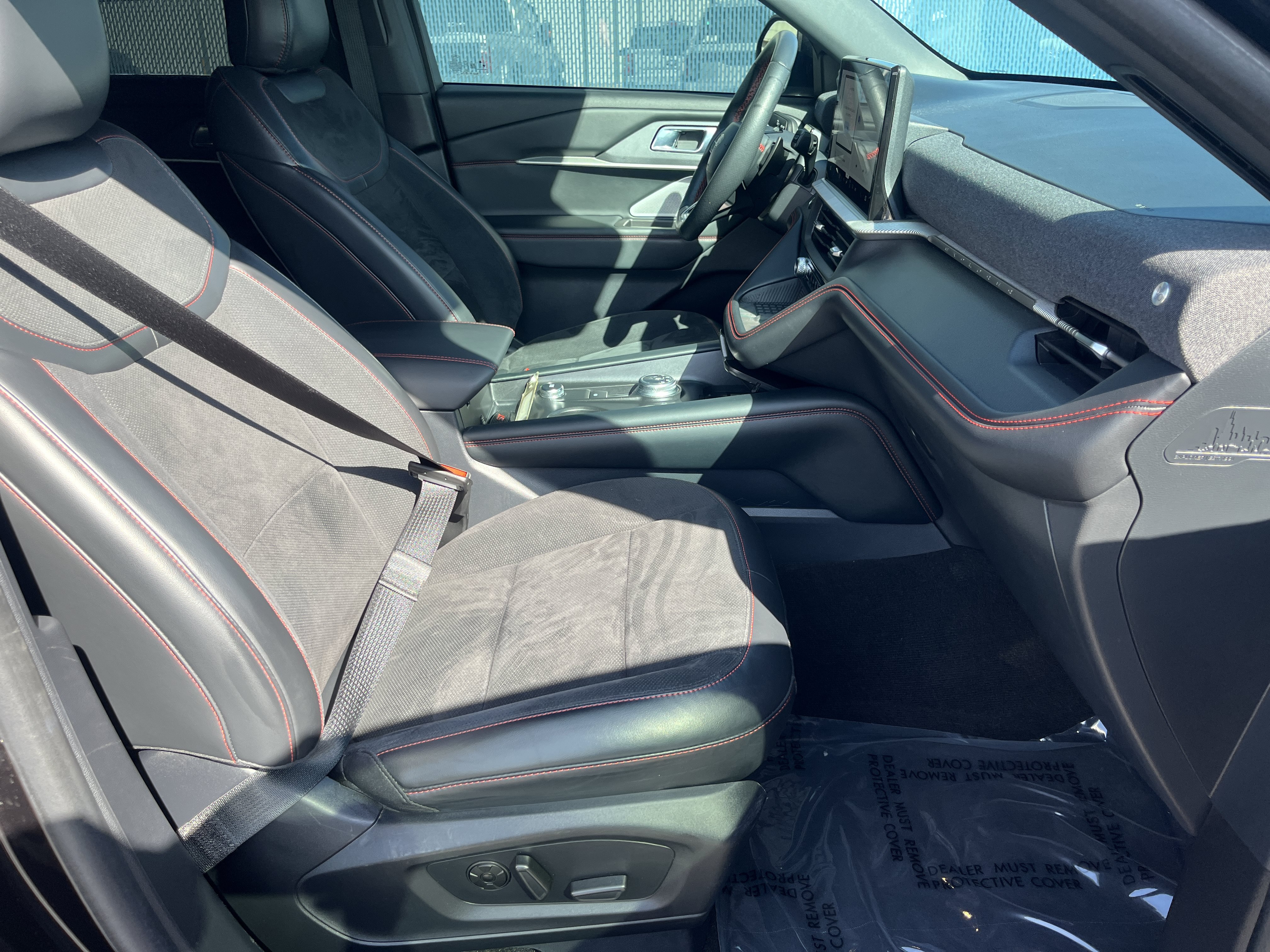 Used 2025 Ford Explorer ST AWD/4WD image 16